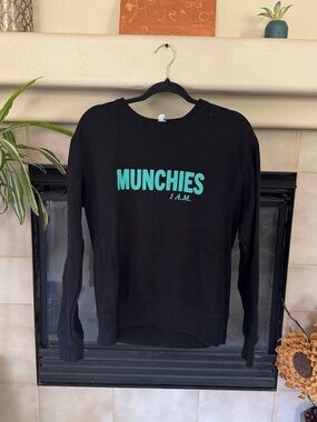Made Gold Munchies 1 A.M. Black Graphic Crewneck Sweatshirt Women’s Size Sm